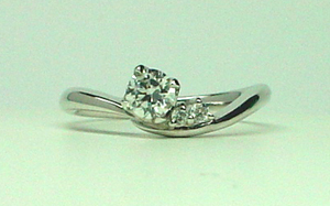 婚約指輪　ダイアモンド